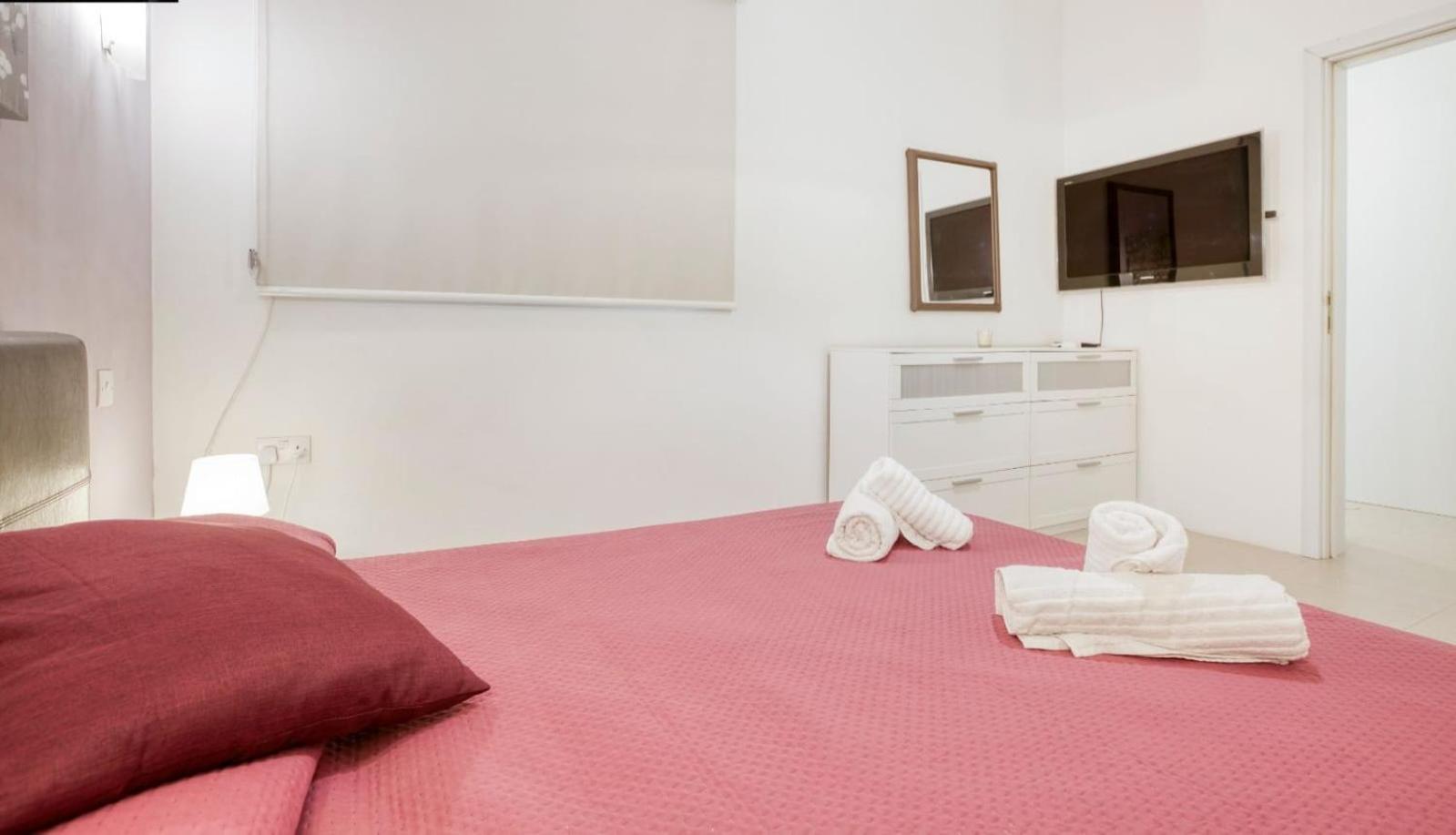 Comfort Double St. Julian's Gzira